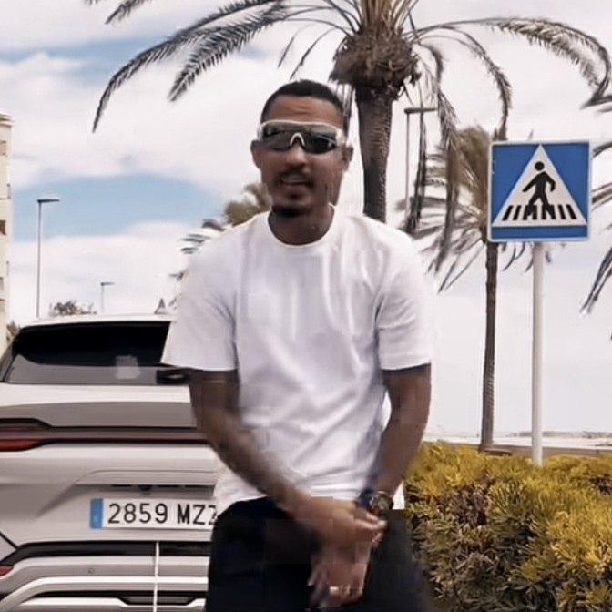 آهنگ جدید MC L da Vinte parado no bailão